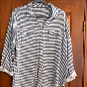 Croft and Barrow like new shirt, size 2X, like new, jersey material